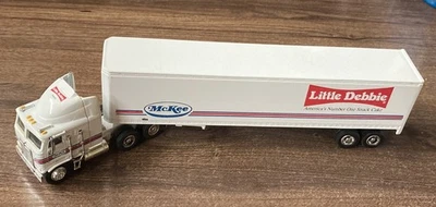 Liberty Classics McKee Little Debbie Kenworth 1/64 Scale Limited Edition 4034 - Image 1 of 4