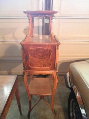 精致法国古董果木胡桃木路易十五立式雪茄盒青铜毛刺 — 第 1/4 张图片