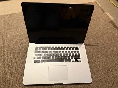 Apple MacBook Pro 15,4" (256GB SSD, Intel Core i7 quad-core, 2,3 Ghz - Immagine 1 di 4