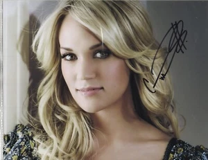 CARRIE UNDERWOOD ULTRA SEXY YOUNG COUNTRY SINGER AUTOGRAPH HAND SIGNED PHOTO COA - Picture 1 of 2