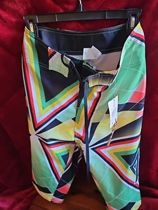REEF Men's Boardshorts Empty Walls Green Multi Color Size 28 - NWT New - Picture 1 of 6