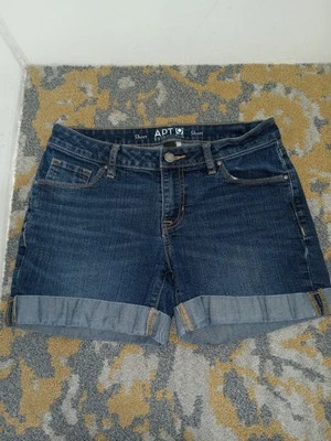 Apt 9 Women's Jean Shorts Blue Sz 4 Short, Shorts Rolled Cuff - Image 1 of 4