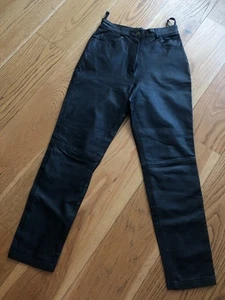 SMALL BLACK GENUINE LEATHER WOMEN'S STRAIGHT TROUSERS UNBRANDED 24/25 X 30 - Picture 1 of 19