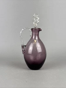 Vintage Glas Ölkaraffe Karaffe Decanter Böhmisch Dekoratives Purple Glas Design - Bild 1 von 8
