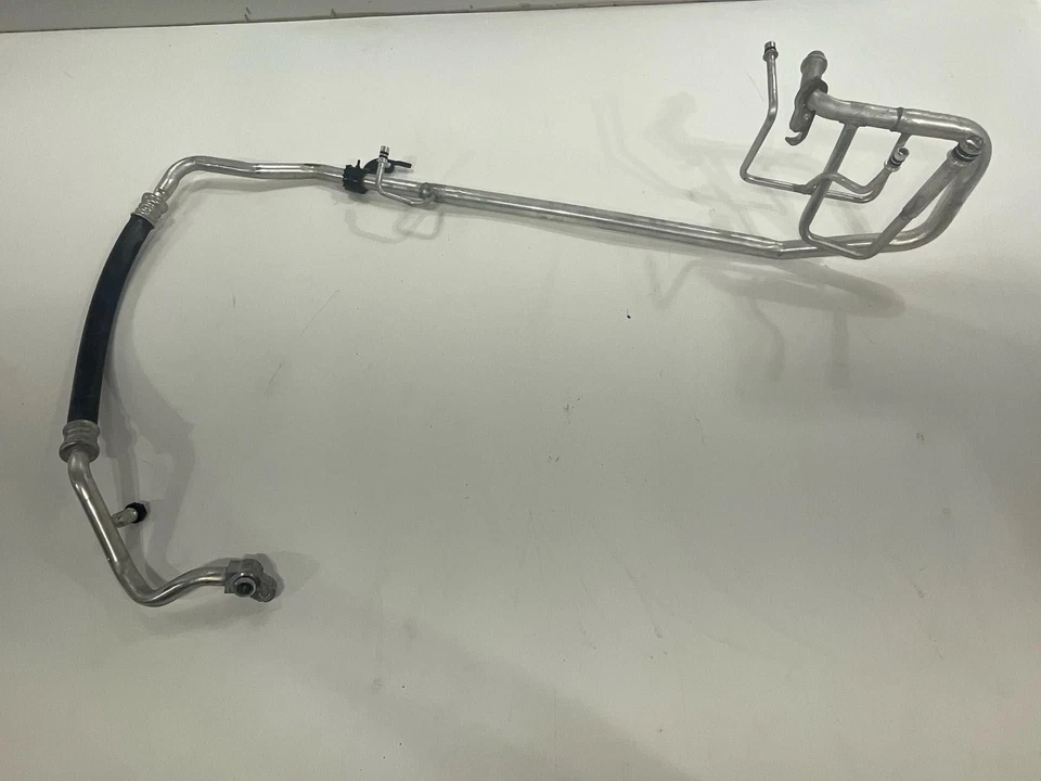 Manguera de línea de succión para aire acondicionado Subaru 2019-2024 2,4 L OEM Foto 1 de 4