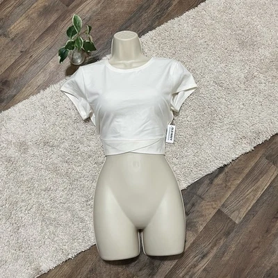 Old Navy Active Medium Sea Salt Powerchill Go-Dry Crossover Cropped Tee NWT - Image 1 of 4