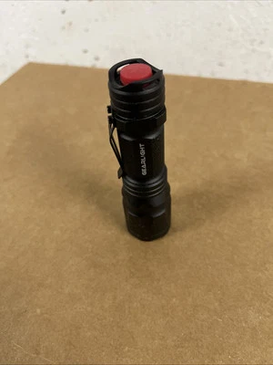 Linterna táctica de 500 lúmenes Foto 1 de 4