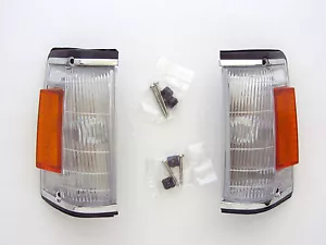 TOYOTA COROLLA KE70 E70 TE71 KE72 PAIR OF CORNER LIGHT - Picture 1 of 2