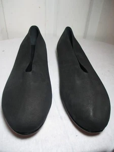 CREATURES OF COMFORT ROUND TOE V CUT FRED FLATS BLACK LEATHER 39½ US 9 $350 - Picture 1 of 5