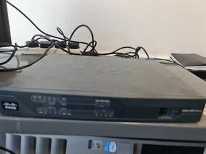 CISCO891-K9 891 ETHERNET SECURITY ROUTER WITH PSU FREE UK SHIPPING - Picture 1 of 3