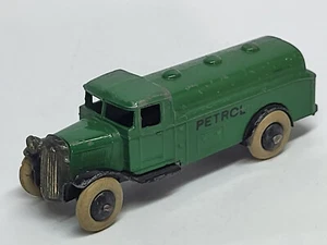 Antiguo camión fundido a presión verde Inglaterra Liverpool Meccano 1/43 DINKY TOYS GASOLINA - Imagen 1 de 12