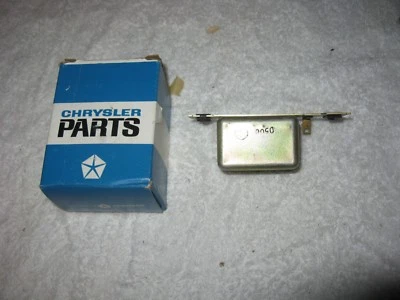 Relé de retardo de faros con cuerpo B Mopar 1970 nuevo de stock Foto 1 de 2