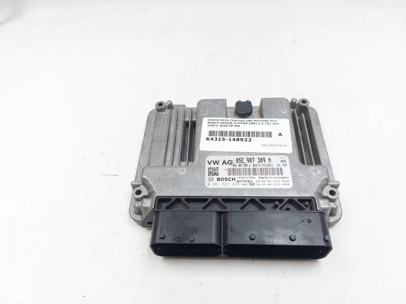 0261S21433 CENTRALINA MOTORE ECU BOSCH SKODA SUPERB (B8) 1.5 TSI 16V 150CV 2020  - Immagine 1 di 4