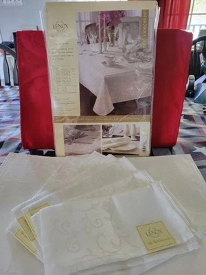 Juego de manteles, colocaciones y servilletas de lino Lenox. Ópalo. Nuevo con etiquetas patrón de inocencia.  Foto 1 de 4
