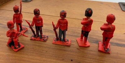 LONE STAR FOOT GUARDS PLATIC GUARDSMEN MUSICIAN MILITARY BAND BUGLE  SOLDIER - Image 1 of 4