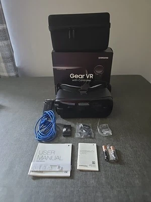 Samsung Vr Headset With Controller For Samsung S6, S7, S8, + Carrying Case - Image 1 of 4