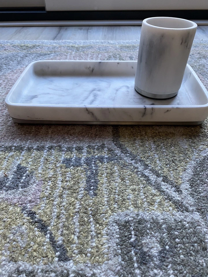 Bandeja organizadora de baño y taza Foto 1 de 4