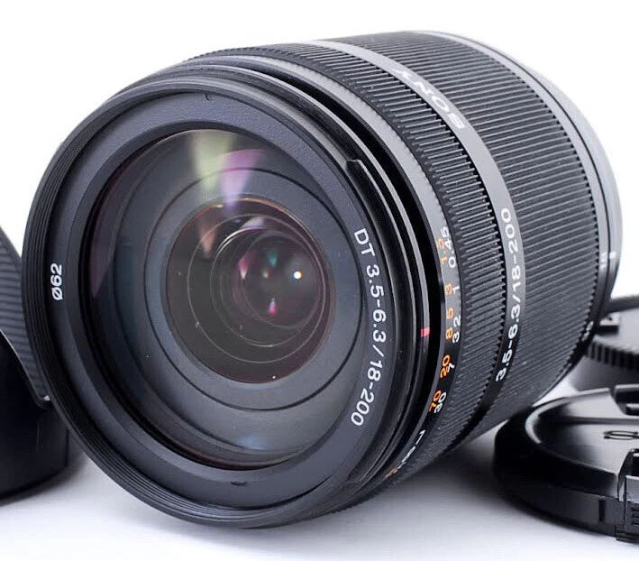 Sony DT 18-200mm F3.5-6.3 SAL18200 Lens Black with Caps - Image 1 of 4