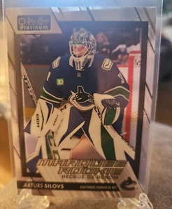 Tarjeta de novato O-Pee-Chee Platinum Arturs Silovs 2023-24 - Vancouver Canucks - Imagen 1 de 2