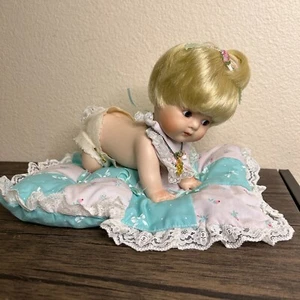 MARIE OSMOND Tush Porcelain Toddler Crawling Doll 6" 1993 Collectible 3313 - Picture 1 of 15