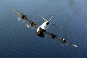 US Navy Lockheed EP-3 Orion Signals Reconnaissance Glossy Photograph 8" x 12" - Picture 1 of 1