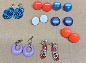 Lote 8 pares de pendientes de clip vintage muchos colores estilos - Imagen 1 de 6