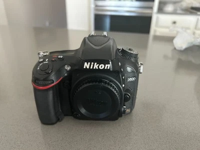 尼康 D600 2430 万像素 - 带电池和充电器 — 第 1/4 张图片