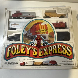 Bachmann Foley’s Express, Diesel Locomotive HO train set 1987 - Picture 1 of 8