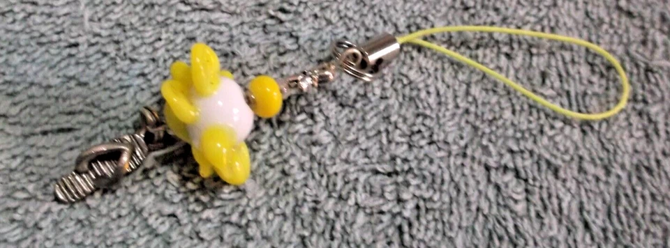 Yellow/White Cell Phone/Purse Charm With A Silvertone Flip Flop - Image 1 of 1