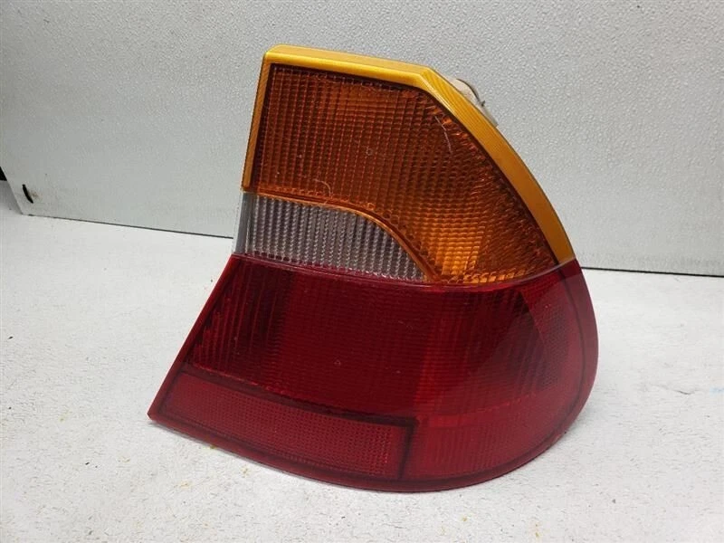 Conjunto de luz trasera derecha Chrysler 300M 1999-2000 OEM Foto 1 de 2