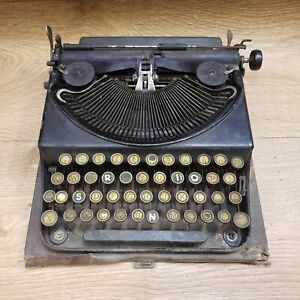 Original REMINGTON Collectible Antique Portable Vintage Typewriter in Working.