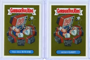 Tarjetas base Garbage Pail Kids 2013 cromado OS1 TEE-VEE STEVIE & GEEKY GARY 10A/B - Imagen 1 de 1