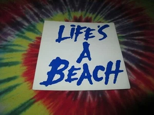Life's a Beach Bitch Vintage weiß blau Autoaufkleber Fensteraufkleber Sticker 4" x 4" NEU - Bild 1 von 2