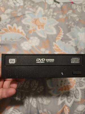 H-L Data Storage DVD ± RW Rewritable drive SATA 黑色 型号 GH40N — 第 1/3 张图片