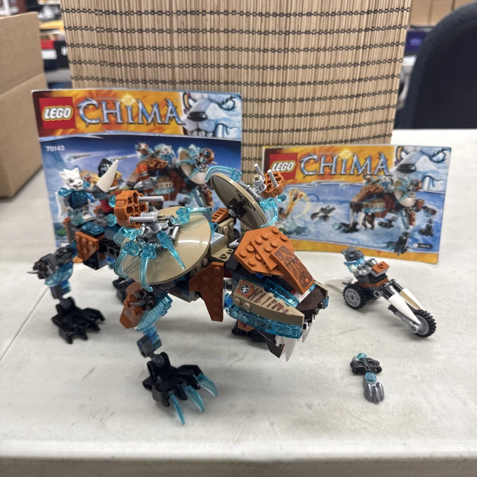 LEGO 70143 Sir Fangar's Sabre-Tooth Walker  LEGENDS OF CHIMA With Mini Figures - Image 1 of 4