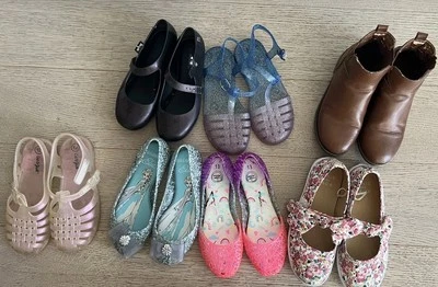 Paquete de zapatos para niñas talla 12-1 ligeramente usados incluye mini Melissa (2) y Janie & Jack Foto 1 de 4