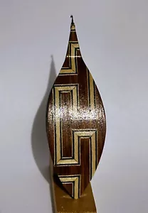 Tatting shuttle with Greek pattern inlay 0.75 hook 3" long - Picture 1 of 8