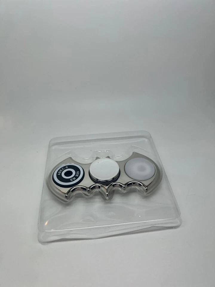 Nuevo Fidget Spinner con Luz LED Plateado Estilo Batman Aliviar Ansiedad Estrés Foto 1 de 4