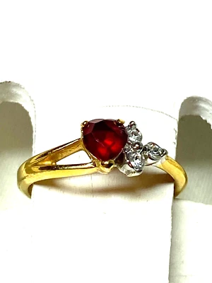 Gold 18K H.G.E Ring 7 Dainty Red Heart Shaped Stone With 3 Clear Stones One Side - Image 1 of 4