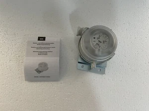 HUBA CONTROL Type 604 Differential Pressure Switch 604.9010020 20-300 Pa DTV200 - Picture 1 of 7