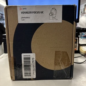 Poly Voyager Focus UC Wireless Headset For Computer W/ Charge Stand 2-202652-333 - Picture 1 of 3