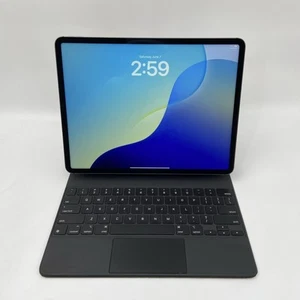 Apple iPad Pro 5th Gen 12.9 in 256GB (Wi-Fi + 5G) Gray w/ Magic Keyboard - USED - Bild 1 von 14