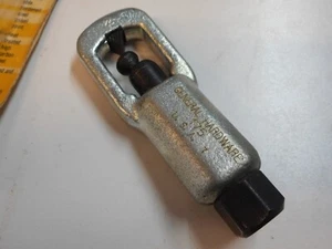 GENERAL #175 NUT SPLITER - 1/2" CAP. - Picture 1 of 2