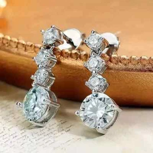 2,60 CT. SPETTACOLARI ORECCHINI IN ORO BIANCO 18 KT. TIT. 750 CON BRILLANTI. - Foto 1 di 4