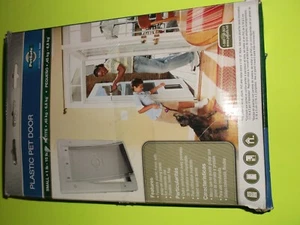 PET SAFE SMALL PET DOOR HPA11-10966 OPEN BOX - Picture 1 of 1