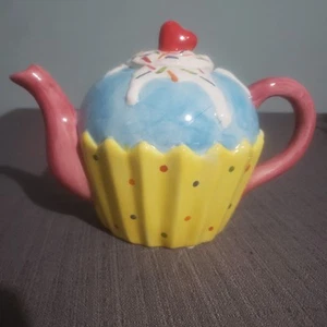 Ceramic Cupcake Teapot - Picture 1 of 8