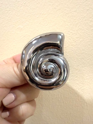 New Trendy Conch Pin, Large Nautilus Sea Shell Brooch, 2 Inch Snail-Shell Brooch - Image 1 of 4