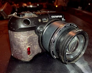 🛑Olympus CAMEDIA C-8080 🛑TURNS On 8.0MP Digital Camera🛑 With Battery only - Picture 1 of 6