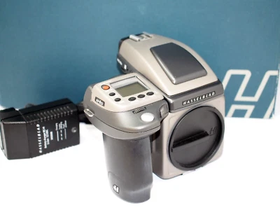 Hasselblad H4D-50 Medium Format SLR + HVD 90X Viewfinder - Image 1 of 4