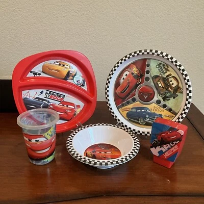 Disney’s CARS Child’s Plates Bowl Cup and Nightlight Foto 1 de 4